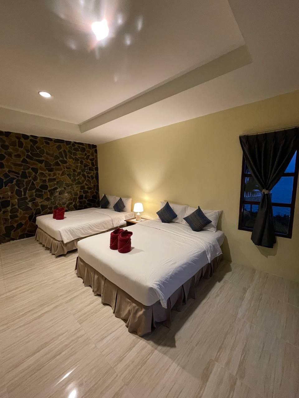 🏡 Spacious seafront apartment