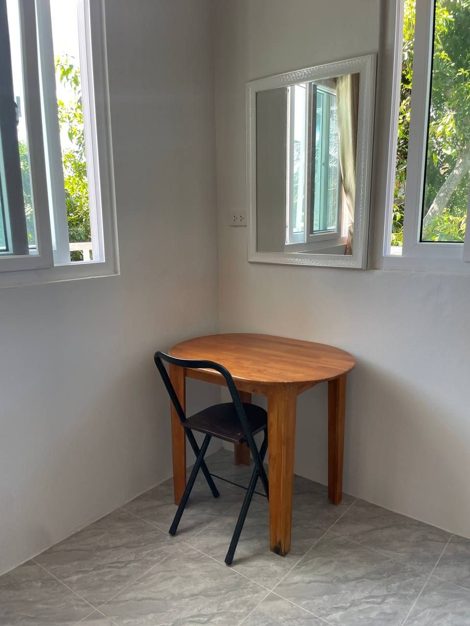 🏡 Bright 2BR House with Sea View