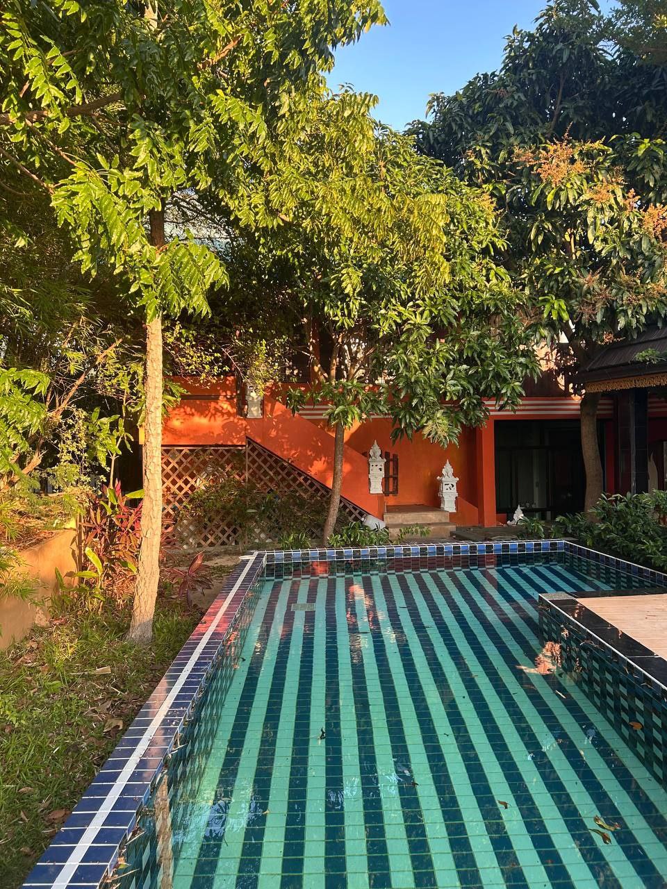 🏡 Spacious 2BR Villa with a Pool and Sea View