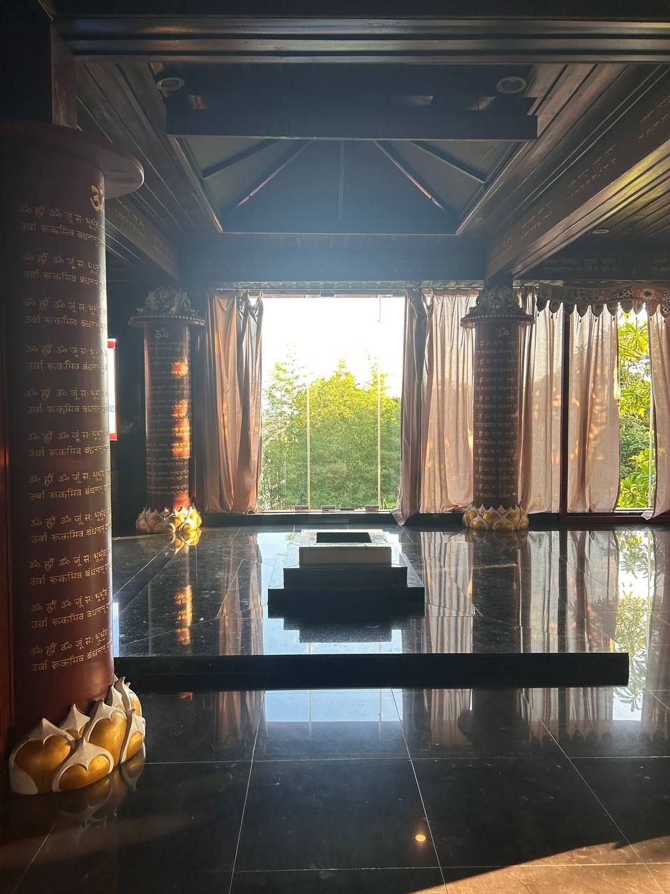 🏡 Spacious 2BR Villa with a Pool and Sea View