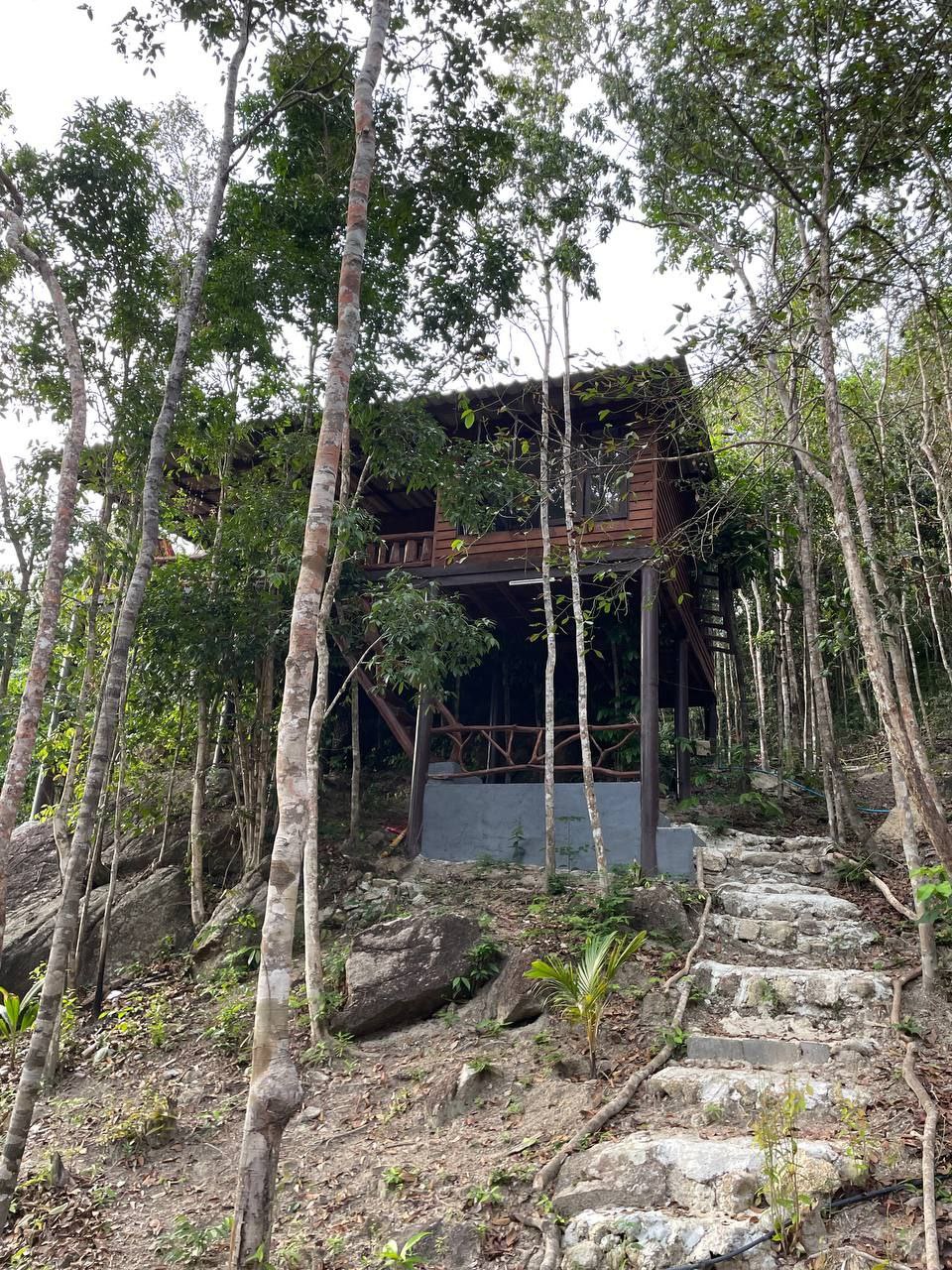 🏡 Bright 2BR House with Sea View