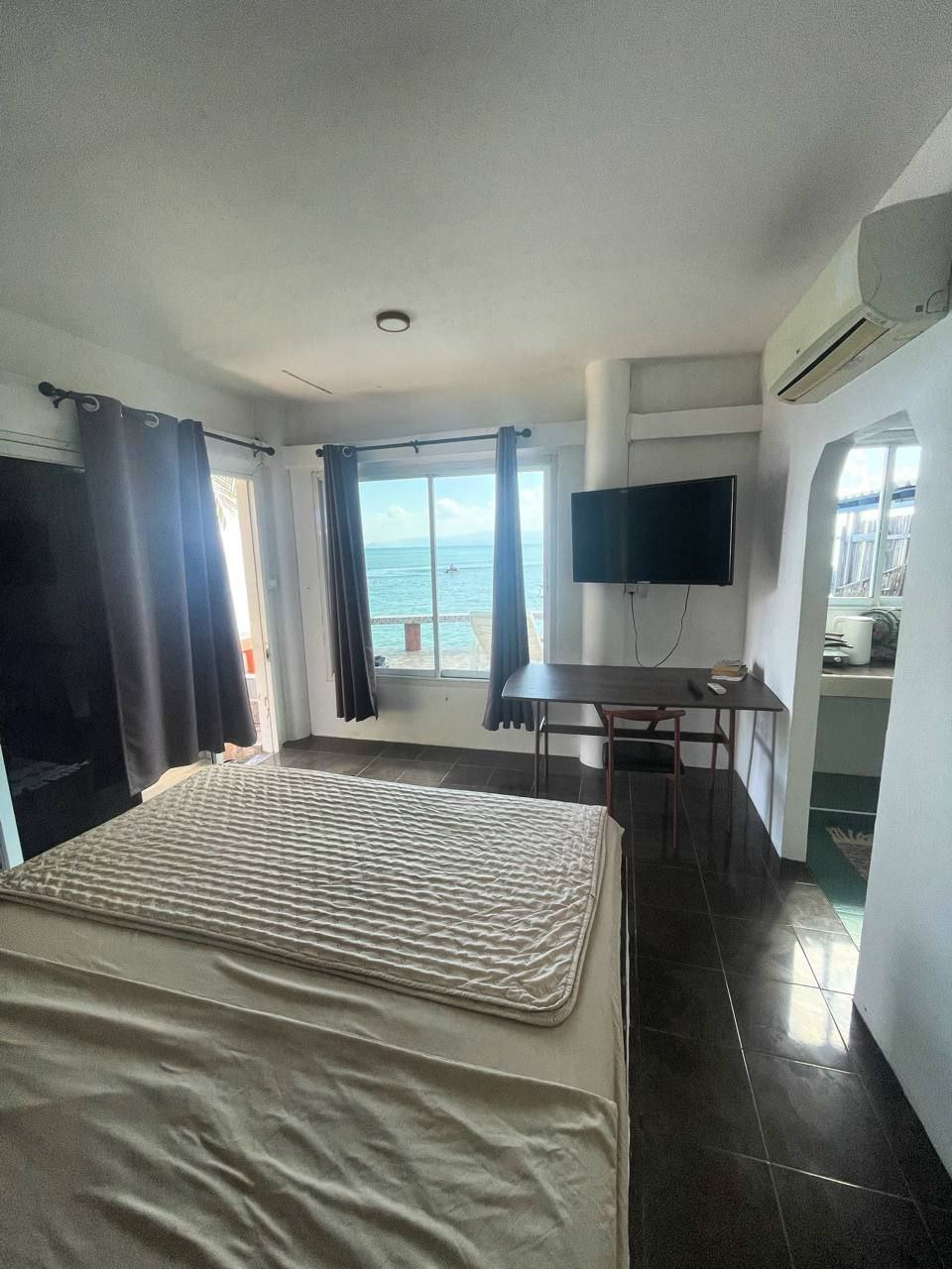 🏡 Seafront apartments with terrace