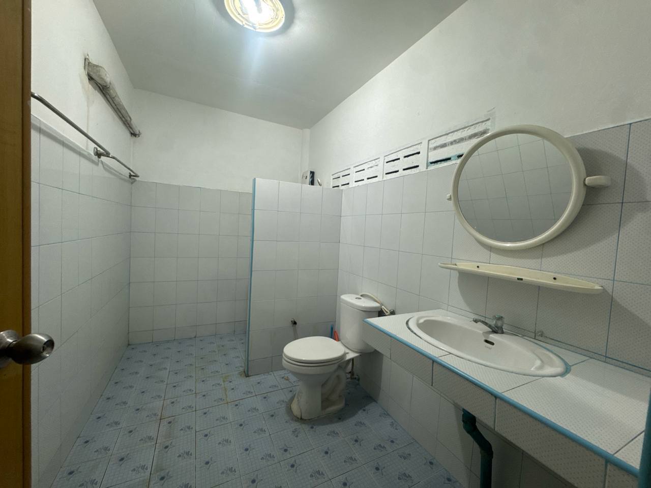 🏡 Comfortable 1BR house with a workspace