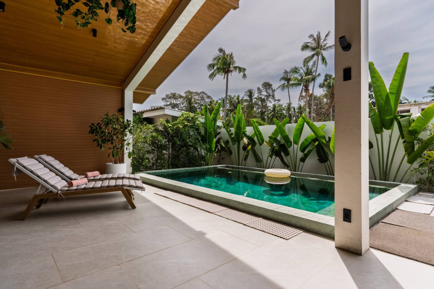 🏡 Stylish 2BR villa with a pool